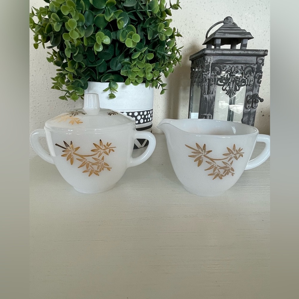 Vintage Federal Glass company Gold leaf pattern milk glass sugar creamer set